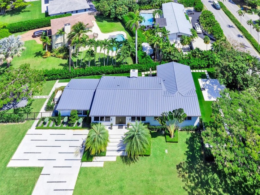 This Biscayne Park gem blends modern luxury with lush - Beach Home for sale in Biscayne Park, Florida on Beachhouse.com
