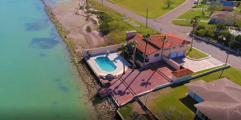 Luxury On The Bay! Townsite Residence and its Panoramic Living - Beach Home for sale in Port Isabel, Texas on Beachhouse.com