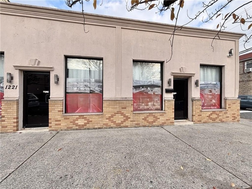 Package Deal Sale! Ideal Bay St location with high visibility - Beach Commercial for sale in Staten  Island, New York on Beachhouse.com