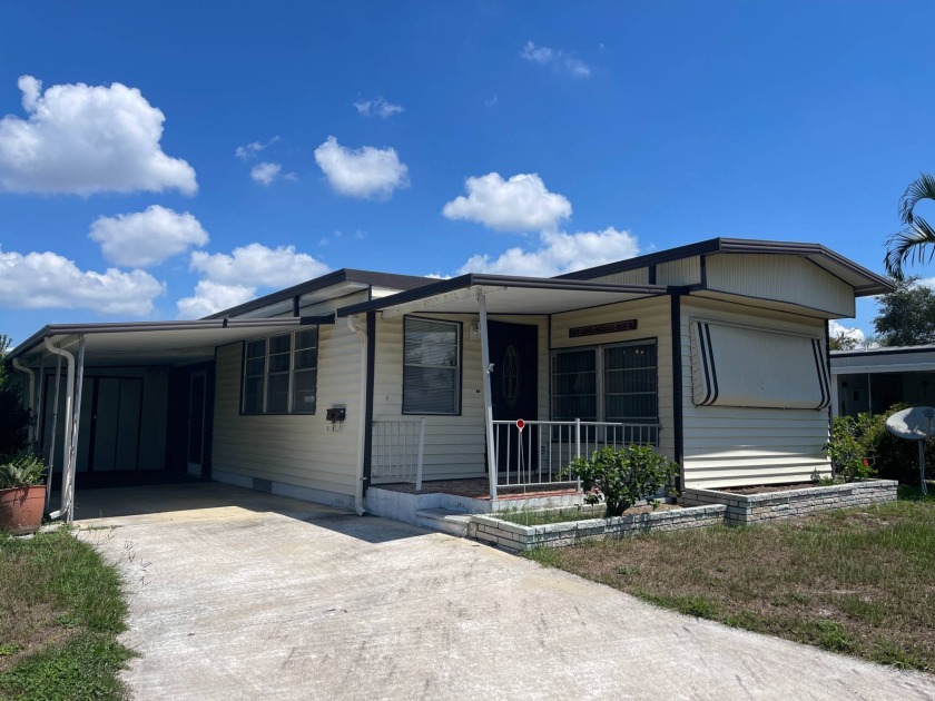 Even if you don't play, you will enjoy watching the golf course - Beach Home for sale in Bradenton, Florida on Beachhouse.com