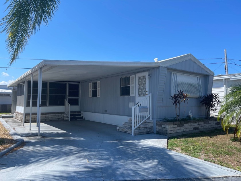 This home was made to give you some elbow room. Starting with - Beach Home for sale in Bradenton, Florida on Beachhouse.com