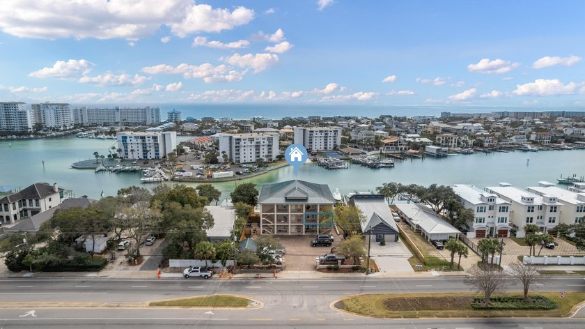 Harborfront condo with a deep-water boat slip and stunning views - Beach Condo for sale in Destin, Florida on Beachhouse.com