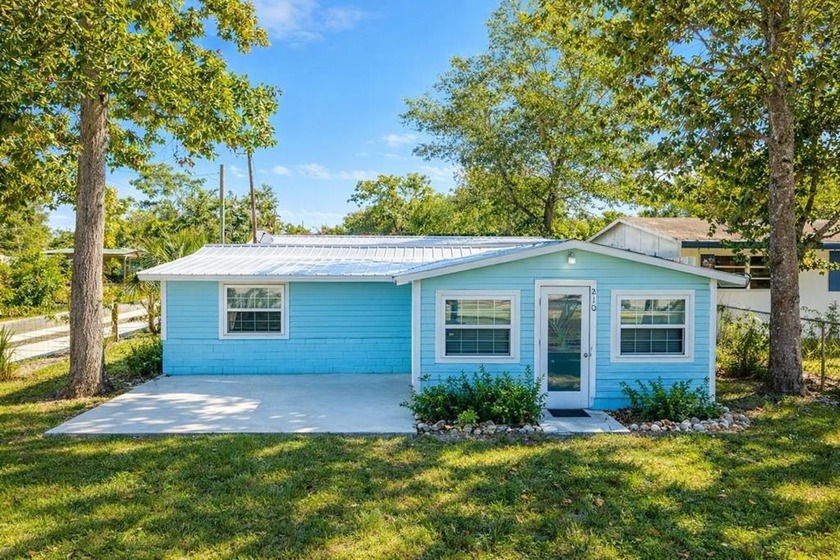 This Steinhatchee property offers the perfect mix of coastal - Beach Home for sale in Steinhatchee, Florida on Beachhouse.com