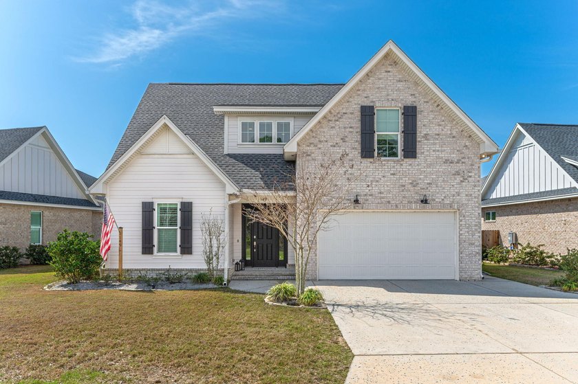 Welcome home to 149 Raiders Trail! Move in ready and made for - Beach Home for sale in Valparaiso, Florida on Beachhouse.com