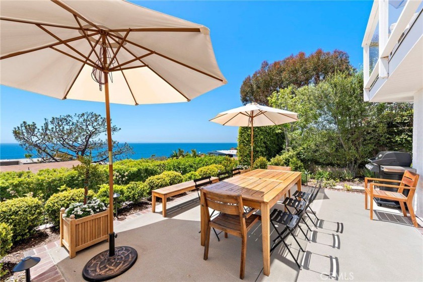 Experience the best of coastal living in this stunning modern - Beach Home for sale in Laguna Beach, California on Beachhouse.com