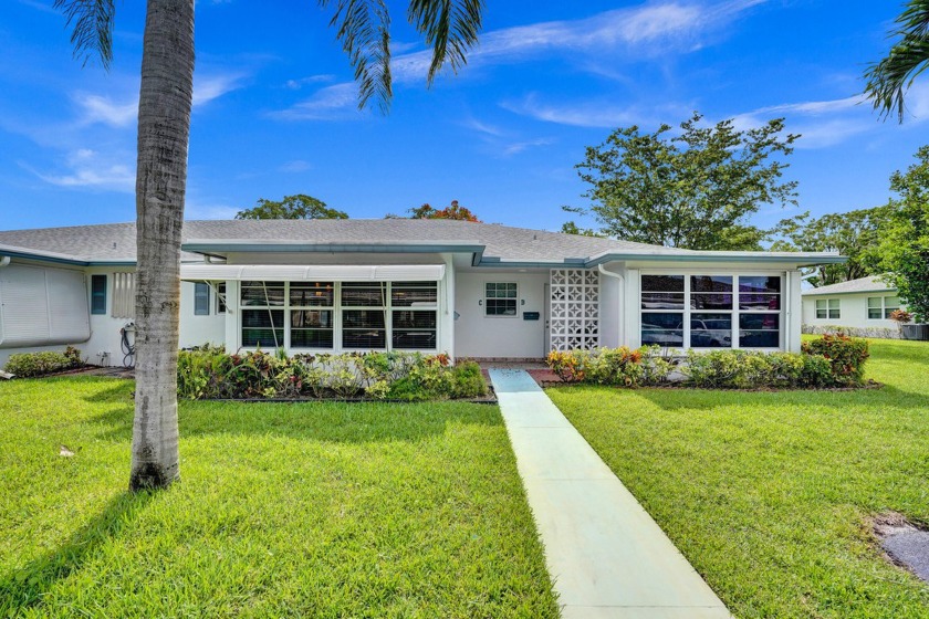 Absolutely gorgeous updated villa with open floor plan plus - Beach Home for sale in Delray Beach, Florida on Beachhouse.com