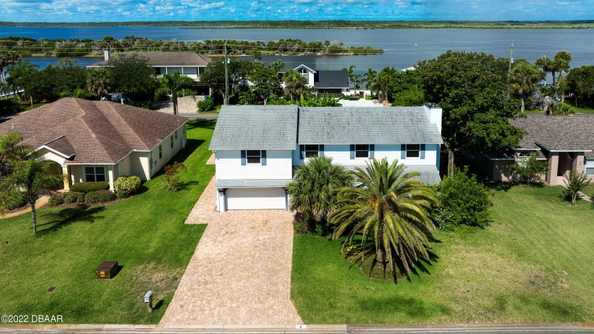 Don't miss out on this beautiful move-in ready home located a - Beach Home for sale in Ormond Beach, Florida on Beachhouse.com