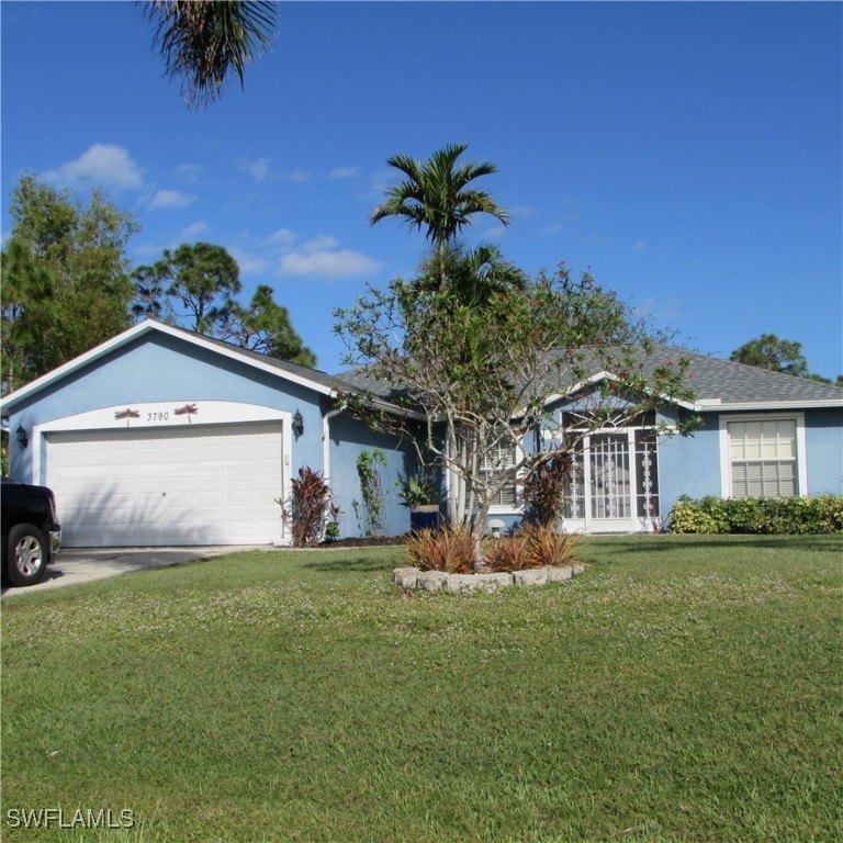 Super nice 3 bedroom 2 bath home in Tropical Homesites with 2 - Beach Home for sale in St. James City, Florida on Beachhouse.com