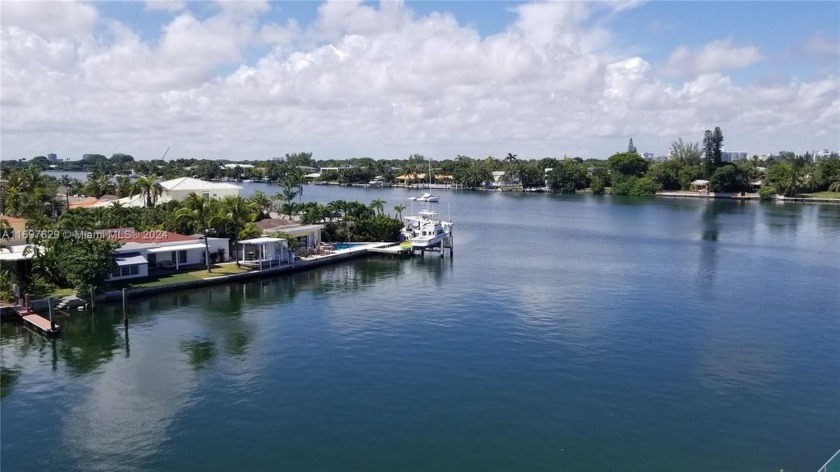 Rare opportunity to own a premium waterfront corner penthouse! - Beach Condo for sale in Miami Beach, Florida on Beachhouse.com