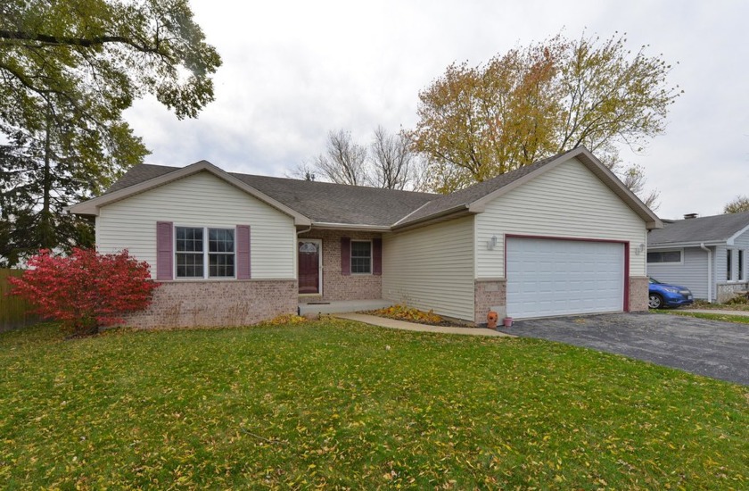 Welcome to this charming ranch style home, featuring 3 spacious - Beach Home for sale in Racine, Wisconsin on Beachhouse.com