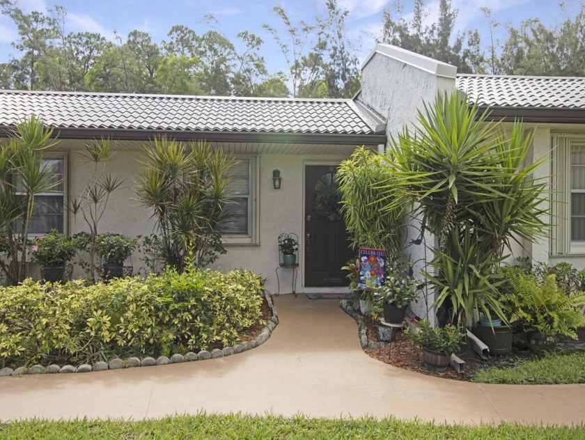 Come see this beautiful 2 bedroom 2 bath Villa located in Golden - Beach Home for sale in West Palm Beach, Florida on Beachhouse.com