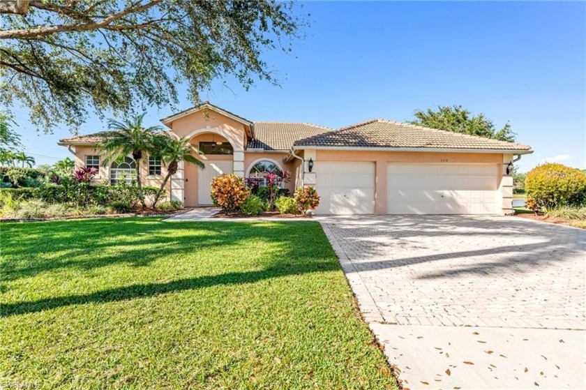 Beautiful move-in ready, lake front home! This floor plan is an - Beach Home for sale in Naples, Florida on Beachhouse.com