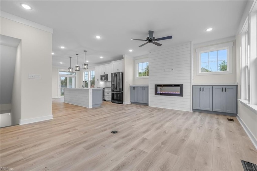 End Unit townhome condo w/rear load 2 car garage. Luxury LVP - Beach Condo for sale in Chesapeake, Virginia on Beachhouse.com