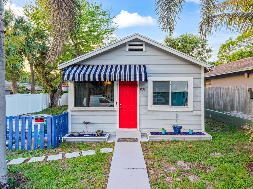 Exquisite 2 bed, 1 bath lakehouse-style home in East Lake Worth - Beach Home for sale in Lake Worth Beach, Florida on Beachhouse.com