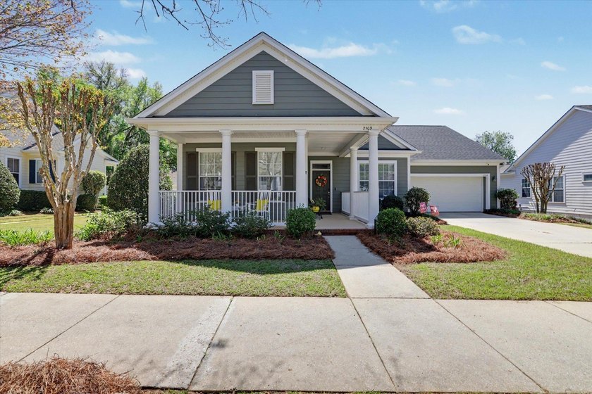 Beautifully maintained single-owner home in the highly - Beach Home for sale in Tallahassee, Florida on Beachhouse.com