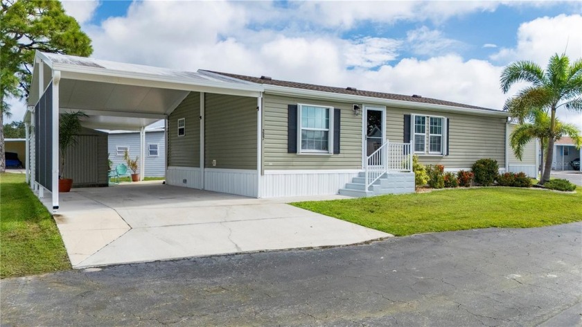 This beautiful 2-bedroom, 2-bathroom turnkey home, built in 2015 - Beach Home for sale in Punta Gorda, Florida on Beachhouse.com