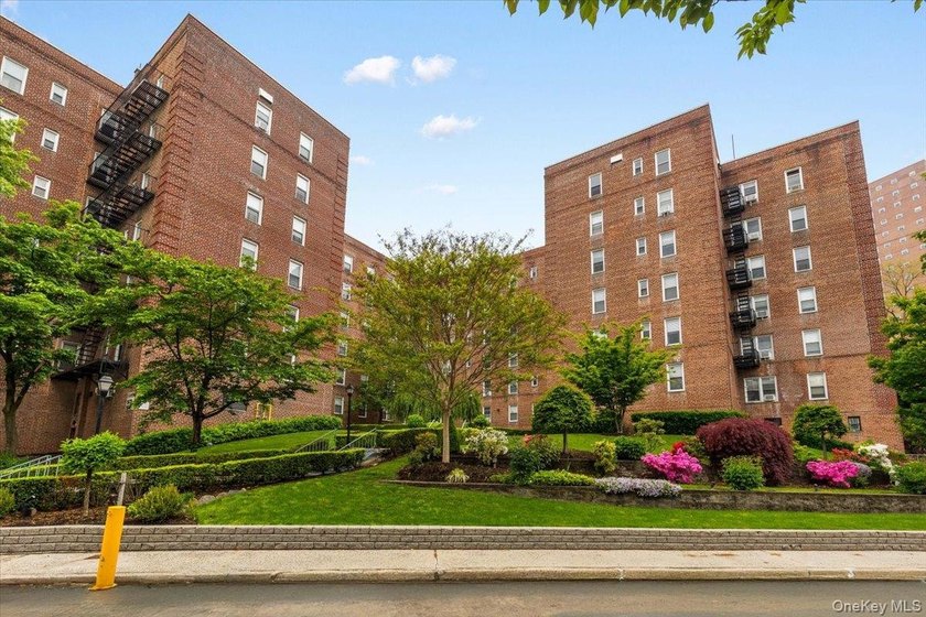 Welcome to this beautifully updated one bedroom residence at - Beach Home for sale in Bronx, New York on Beachhouse.com