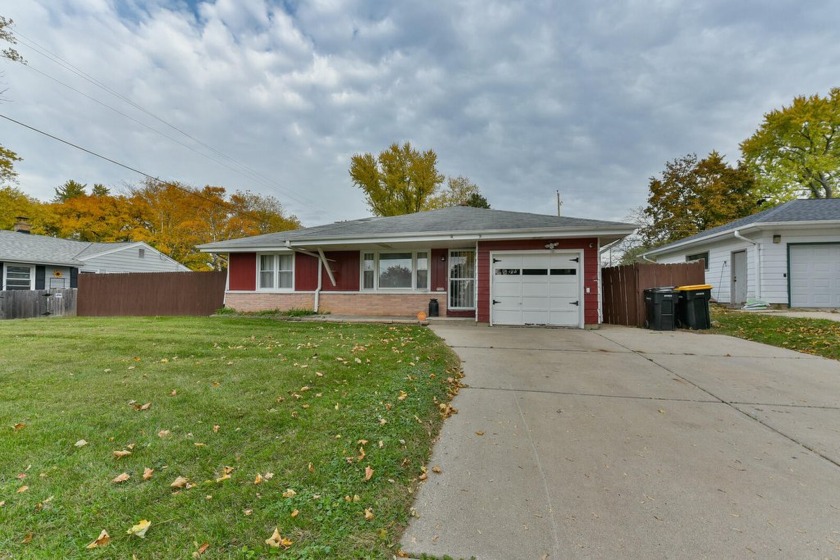 Welcome to your new home! This 3-bedroom, 2-bathroom ranch-style - Beach Home for sale in Milwaukee, Wisconsin on Beachhouse.com