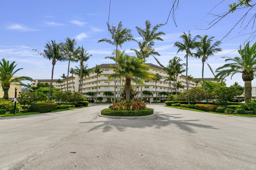 Second-floor, 2 bedroom/2 bath unit which looks down the - Beach Condo for sale in Deerfield Beach, Florida on Beachhouse.com