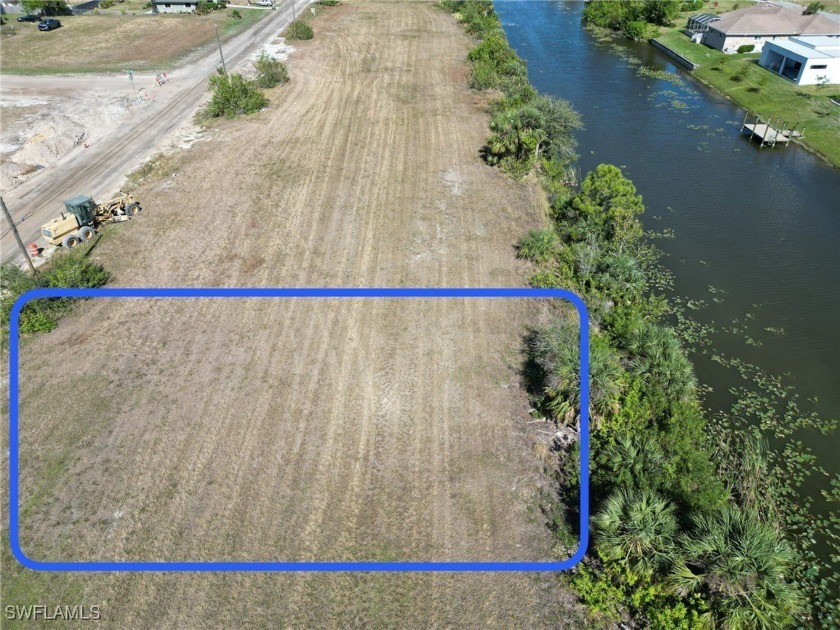 FANTASTIC FRESHWATER CANAL!!  You don't want to miss this - Beach Lot for sale in Cape Coral, Florida on Beachhouse.com