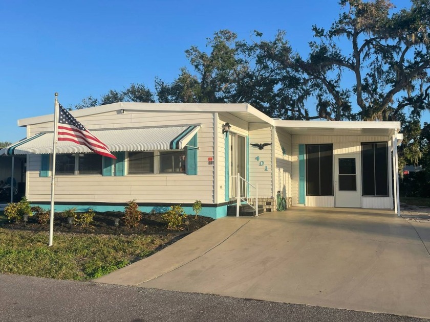 This Updated 2-bedroom, 2-bath mobile home located on a quiet - Beach Home for sale in Ellenton, Florida on Beachhouse.com