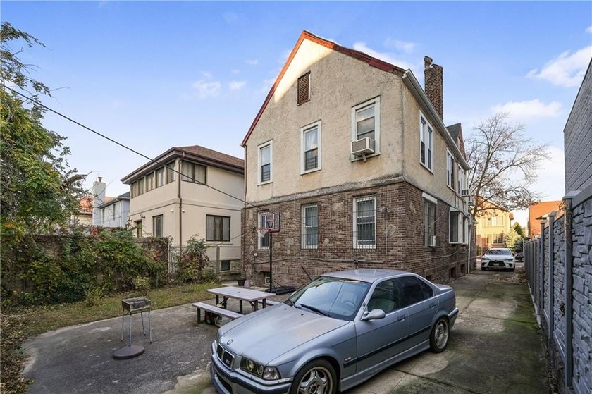 Fully detached 2-family on a 40 x 100 lot with private driveway - Beach Home for sale in Brooklyn, New York on Beachhouse.com