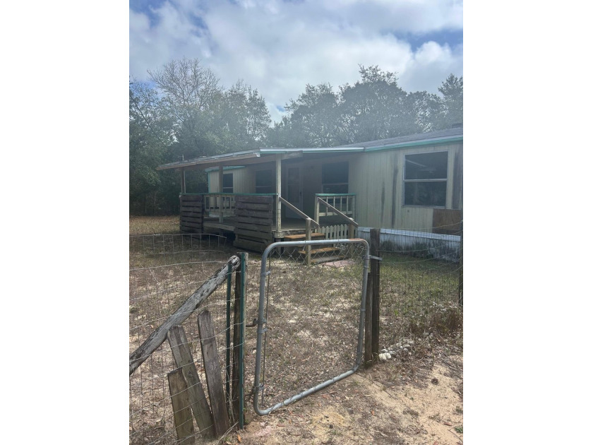 Uninhabitable in its present condition. A 3 bedroom, 2 bath - Beach Home for sale in Navarre, Florida on Beachhouse.com