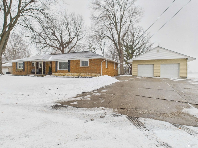 Welcome to this well-maintained brick ranch located on a quiet - Beach Home for sale in Luna Pier, Michigan on Beachhouse.com