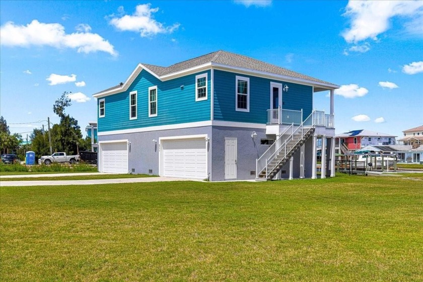 Waterfront Paradise in Hudson, Florida

Discover your dream home - Beach Home for sale in Hudson, Florida on Beachhouse.com