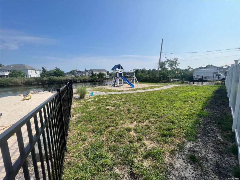 Gorgeous waterfront land located on a quiet dead end block in - Beach Acreage for sale in Massapequa, New York on Beachhouse.com
