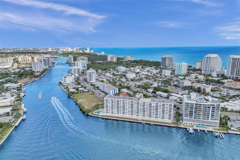 2 BR/2 Ba Luxury PENTHOUSE with an unobstructed, expansive water - Beach Condo for sale in Fort Lauderdale, Florida on Beachhouse.com