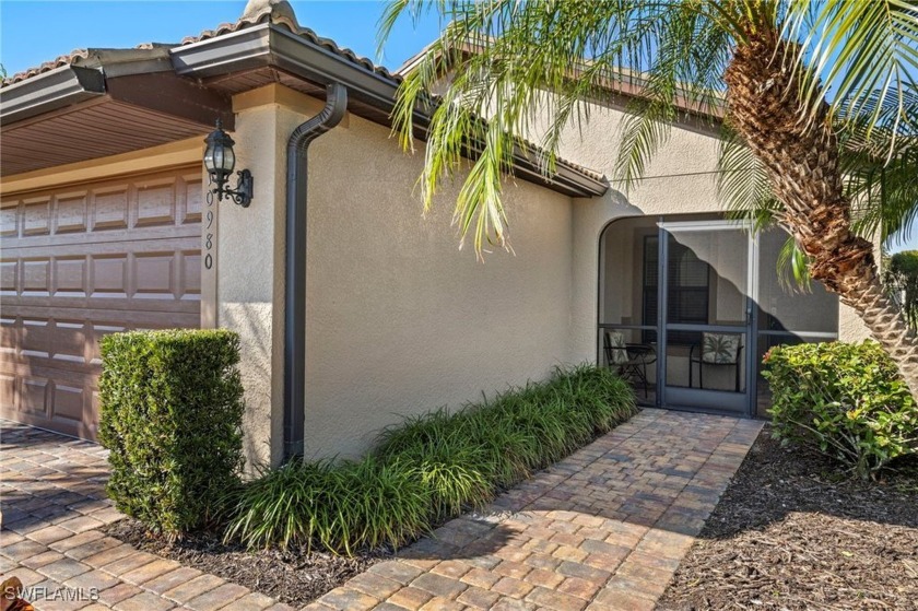 Welcome to this charming 2-bedroom plus den, 2-bathroom home - Beach Home for sale in Fort Myers, Florida on Beachhouse.com