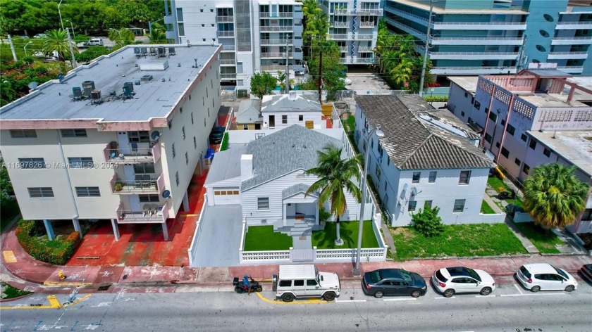 Situated a couple Blocks from the Beach. Located on a 5,500 Sq - Beach Townhome/Townhouse for sale in Miami Beach, Florida on Beachhouse.com