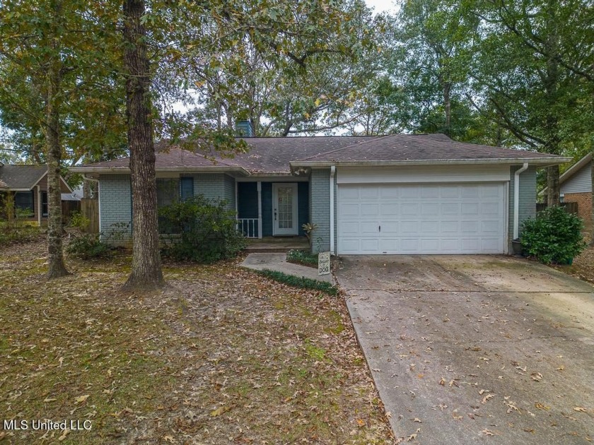 Cash and Conventional Buyers Rejoice! Great Location in - Beach Home for sale in Diamondhead, Mississippi on Beachhouse.com