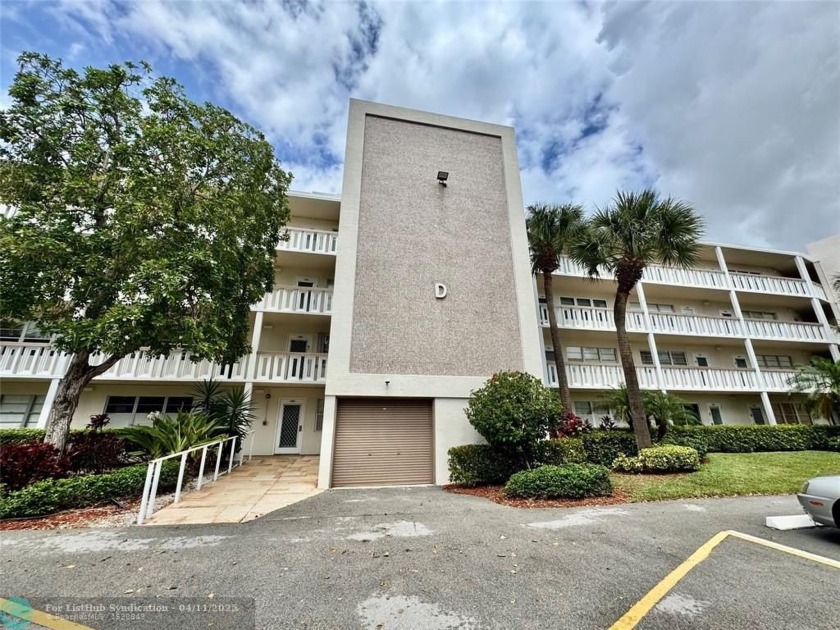 GREAT LOCATION! 
3RD FLOOR WATER VIEW CONDO ONLY A FEW STEPS - Beach Condo for sale in Deerfield Beach, Florida on Beachhouse.com