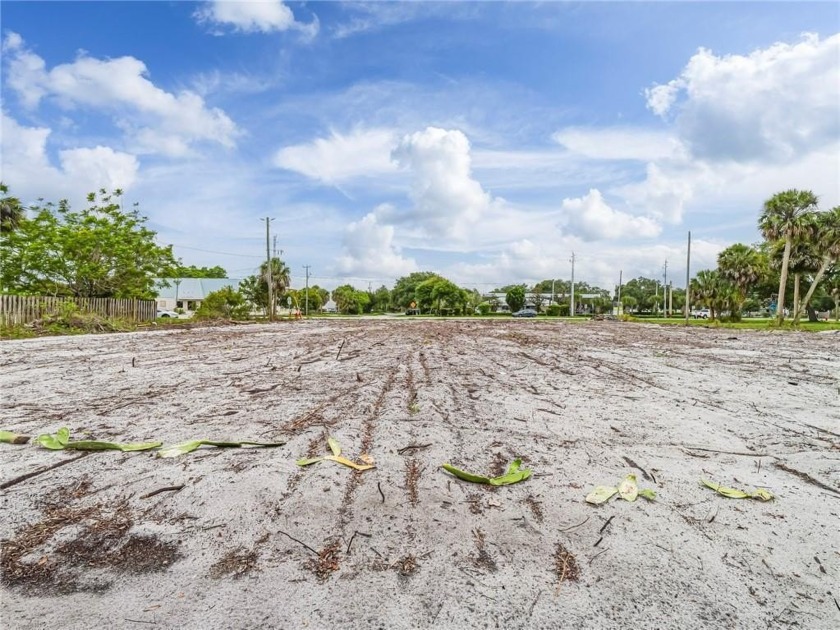 Large piece of vacant land centrally located off 4th Street. 141 - Beach Lot for sale in Vero Beach, Florida on Beachhouse.com