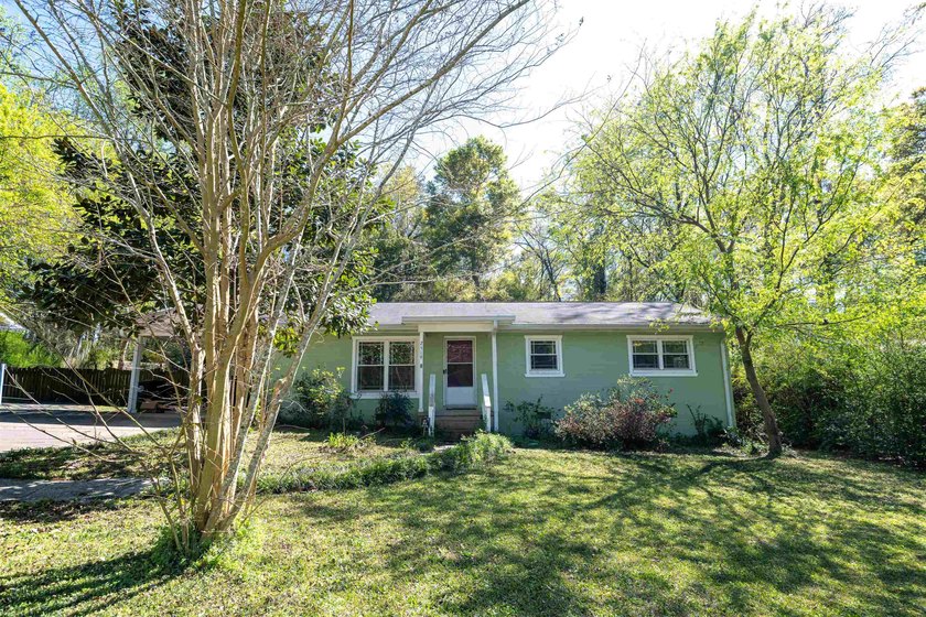 This 3 bed 2 bath home has much to love. Spacious open floorplan - Beach Home for sale in Tallahassee, Florida on Beachhouse.com