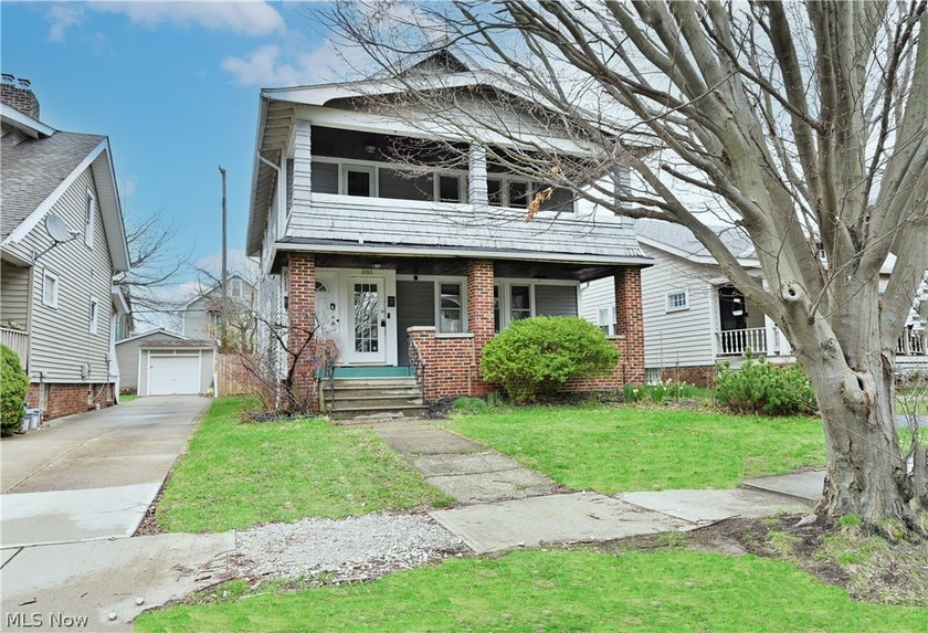 OPPORTUNITY IS KNOCKING. Welcome to this fabulous investment - Beach Home for sale in Lakewood, Ohio on Beachhouse.com