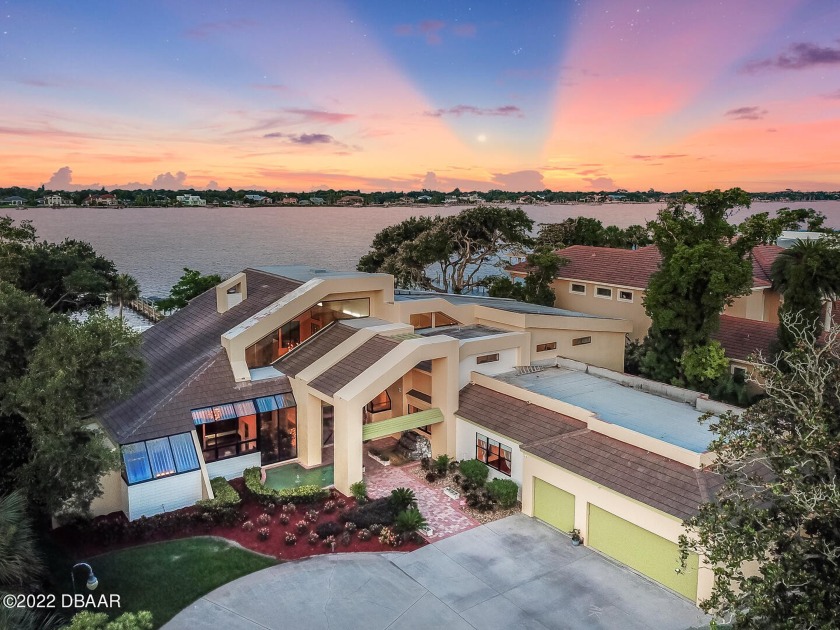 BREATHTAKING LUXURY HOME... If elegance and privacy is desired - Beach Home for sale in Ormond Beach, Florida on Beachhouse.com