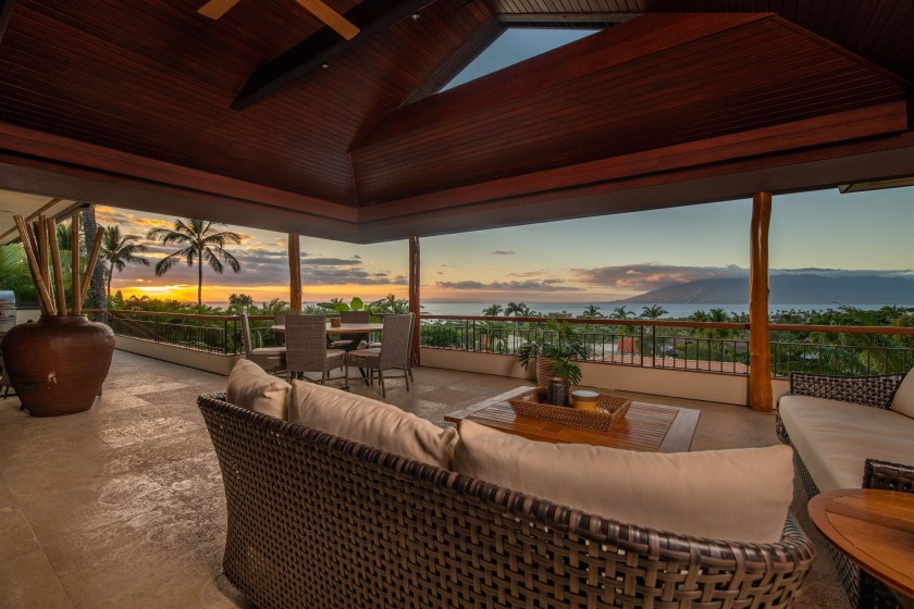 FOREVER VIEWS best describes the stunning and unobstructed ocean - Beach Home for sale in Kihei, Hawaii on Beachhouse.com