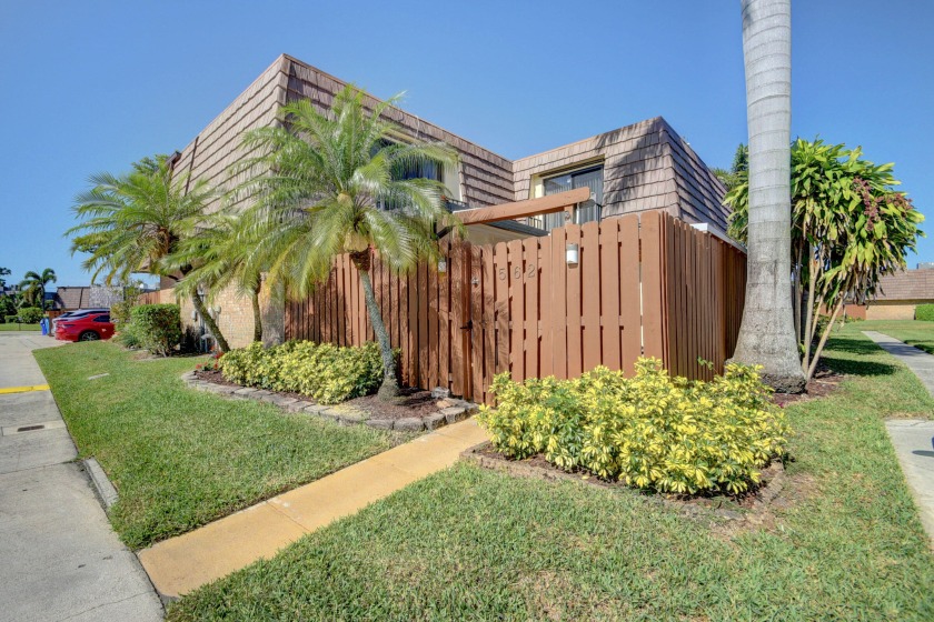 Make this spacious, very well kept 2 bedrooms and 2 bathrooms - Beach Townhome/Townhouse for sale in Palm Springs, Florida on Beachhouse.com