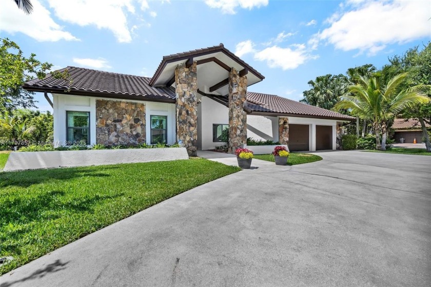 Welcome to Laurel Oaks, a wonderful community with only 61 homes - Beach Home for sale in Davie, Florida on Beachhouse.com