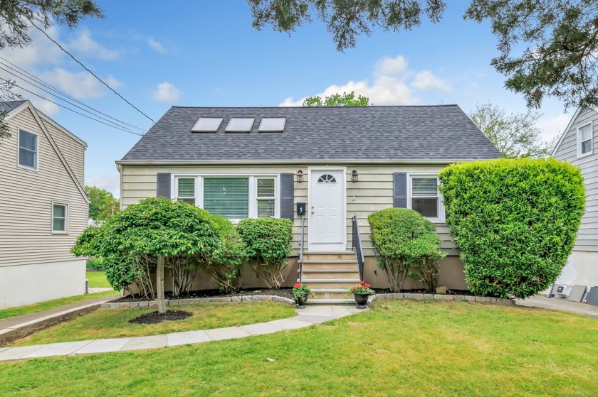 Welcome to this beautiful, updated cape in the heart of the - Beach Home for sale in Norwalk, Connecticut on Beachhouse.com