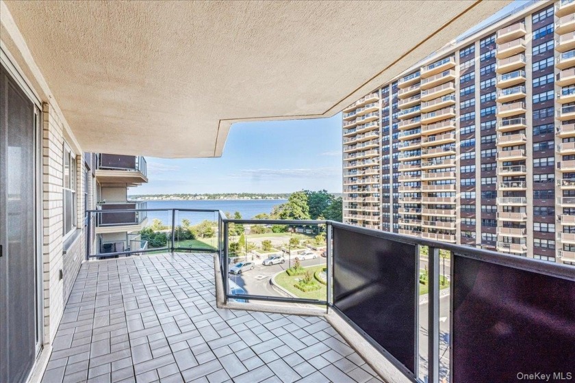 Experience resort-style living in this two-bedroom, two-bathroom - Beach Home for sale in Bayside, New York on Beachhouse.com