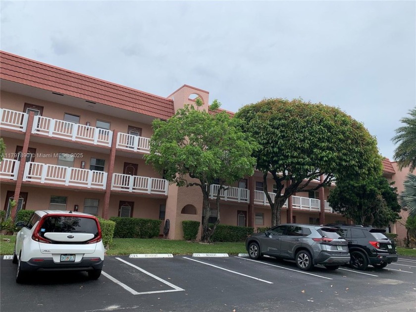 Beautiful 2-bedroom, 2-bath apartment for sale in a quiet and - Beach Condo for sale in Sunrise, Florida on Beachhouse.com
