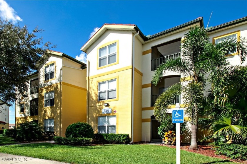 This is a beautiful 2nd floor condo overlooking a lake and - Beach Condo for sale in Fort Myers, Florida on Beachhouse.com