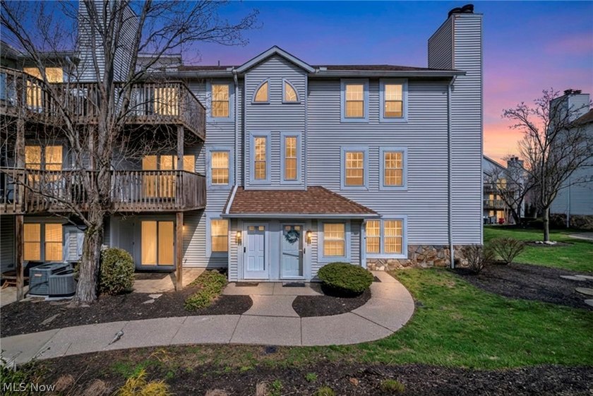 Welcome to easy, low maintenance living in the heart of Westlake - Beach Condo for sale in Westlake, Ohio on Beachhouse.com