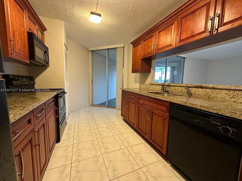 1 bedroom and 1.5 bath in the heart of Sunrise. Unit with - Beach Condo for sale in Sunrise, Florida on Beachhouse.com