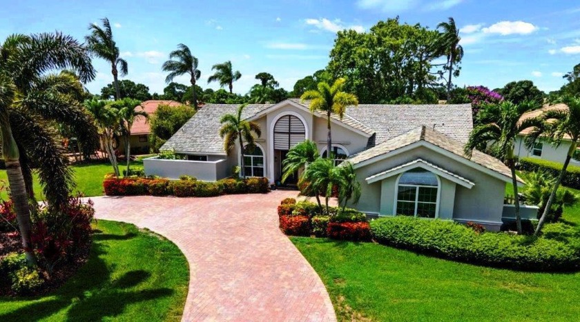 Brand New pool surface!! In the fabulous master planned St - Beach Home for sale in Port Saint Lucie, Florida on Beachhouse.com