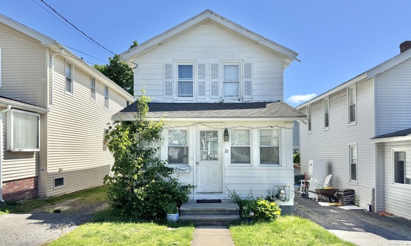 Charming Coastal Bungalow Just Steps from private sandy Beach - Beach Home for sale in Milford, Connecticut on Beachhouse.com
